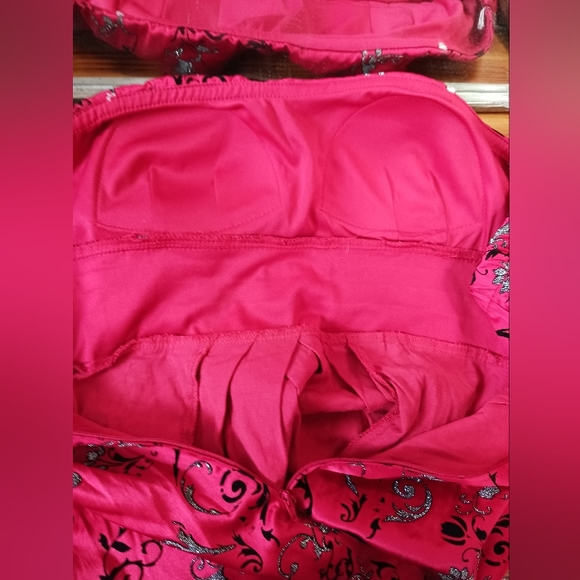 Red Satin W/ Blk & silver Velvet/ Sparkle Design, Strapless w pockets Zipper 9 - Picture 7 of 8